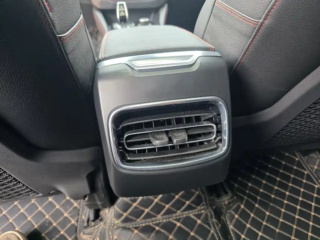 Lynk & Co Lynk & Co 03 2018 1.5TD DCT Pro Edition Euro V 2019 - thumbnail 19