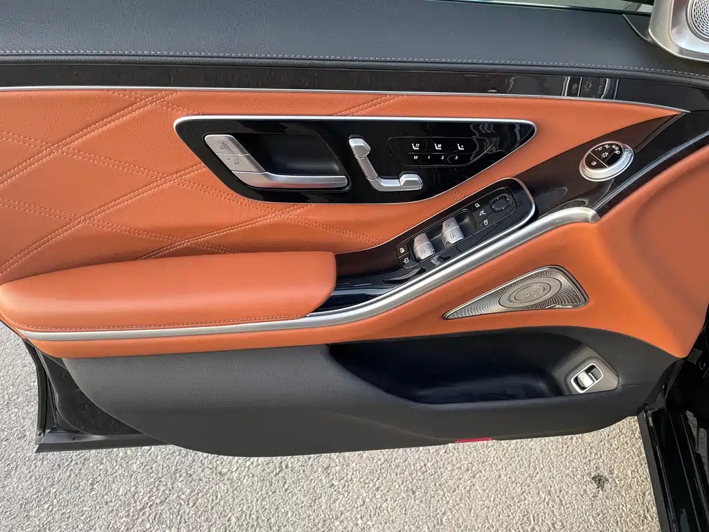 Mercedes-Benz Maybach S-Class 2022 S 480 4MATIC Intelligent Premium Special Edition 2022 - thumbnail 16