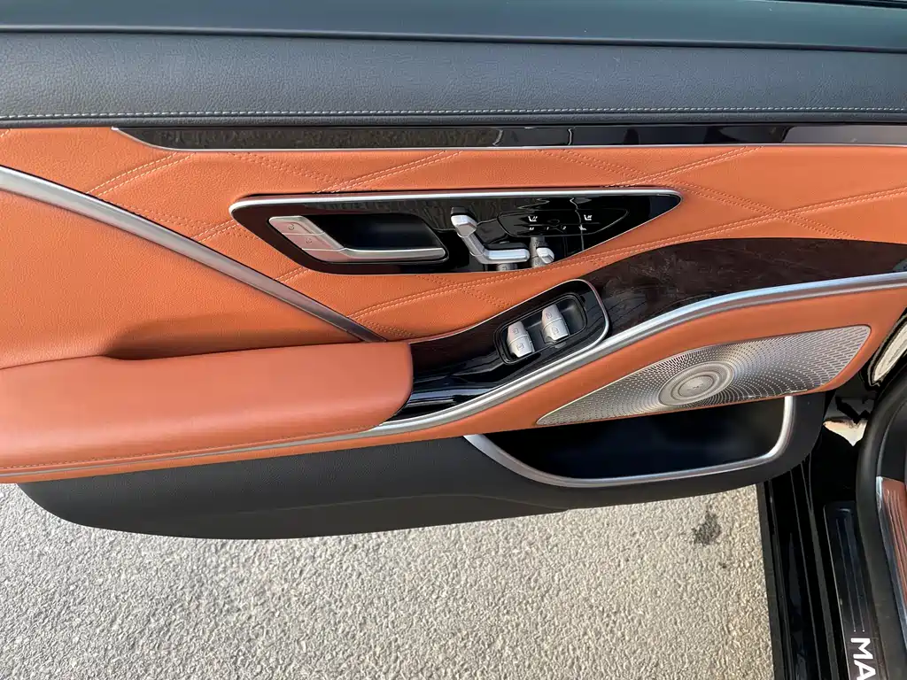 Mercedes-Benz Maybach S-Class 2022 S 480 4MATIC Intelligent Premium Special Edition 2022 - thumbnail 18