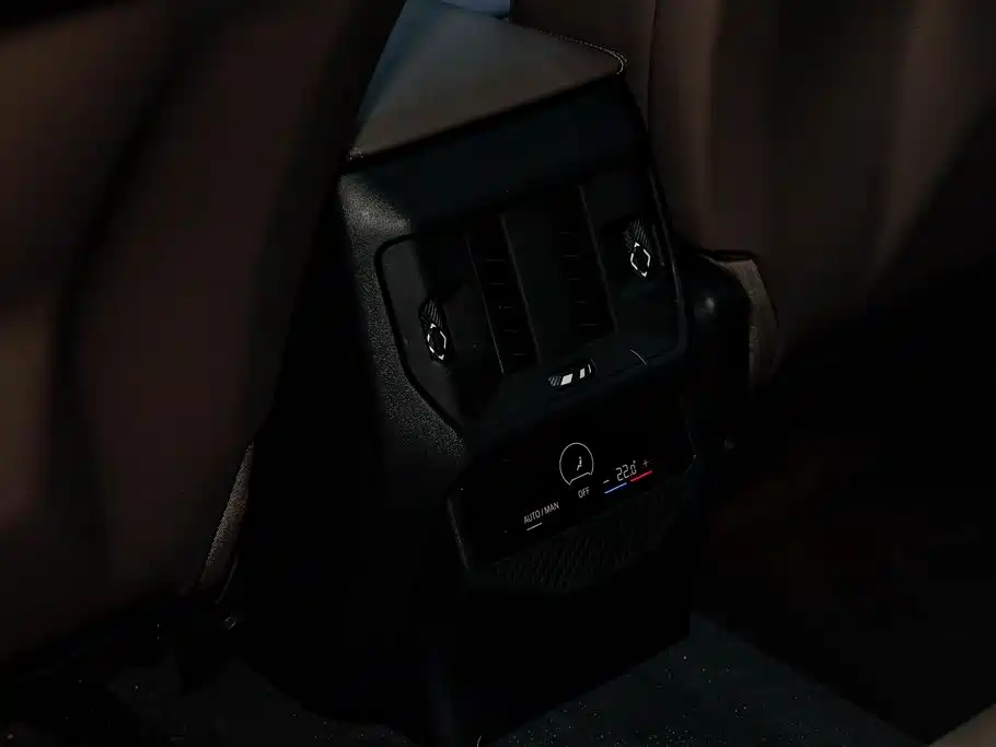 BMW BMW X3 2025 xDrive30L Premium M Sport Night Package 2025 - thumbnail 11