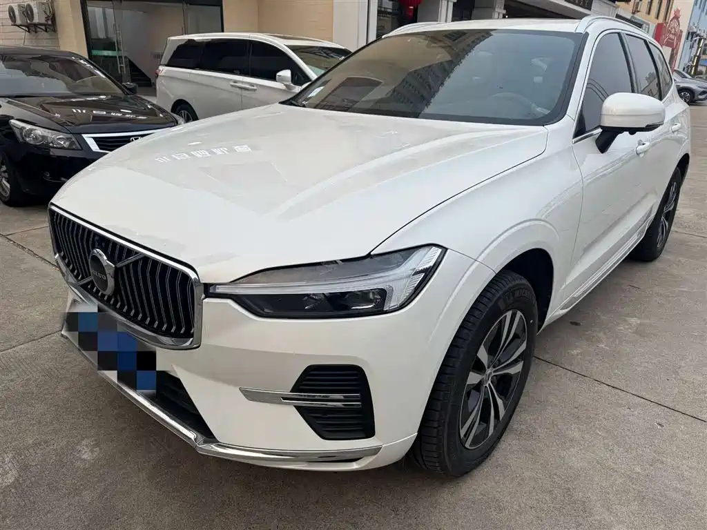 Volvo Volvo XC60 2024 B5 AWD Momentum Luxury Edition 2024 - thumbnail 2