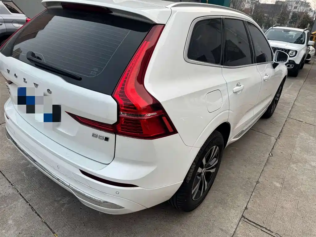 Volvo Volvo XC60 2024 B5 AWD Momentum Luxury Edition 2024 - thumbnail 3