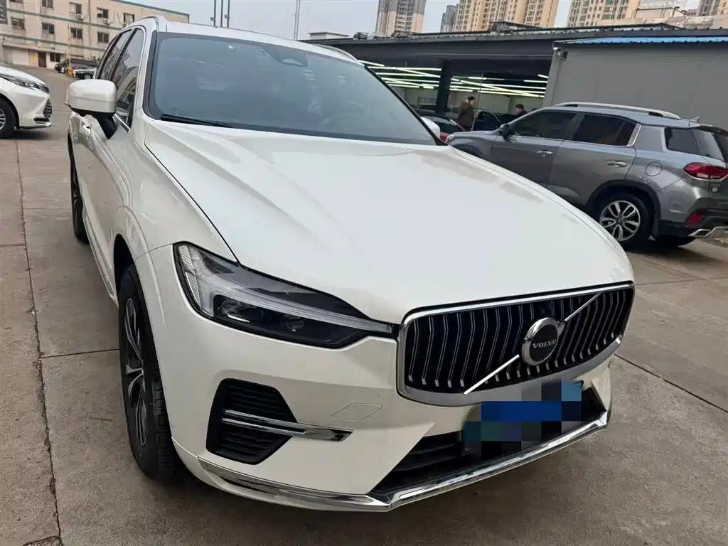 Volvo Volvo XC60 2024 B5 AWD Momentum Luxury Edition 2024 - thumbnail 5