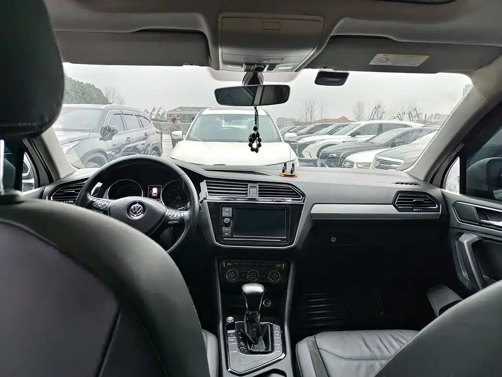 Volkswagen Volkswagen Tiguan L 2019 330TSI Automatic 2WD Smart Luxury Edition China VI 2019 - thumbnail 4