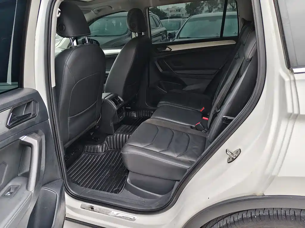 Volkswagen Volkswagen Tiguan L 2019 330TSI Automatic 2WD Smart Luxury Edition China VI 2019 - thumbnail 5