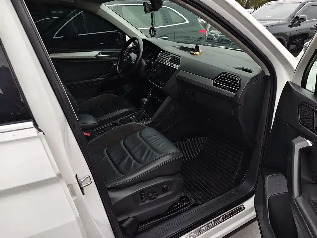 Volkswagen Volkswagen Tiguan L 2019 330TSI Automatic 2WD Smart Luxury Edition China VI 2019 - thumbnail 6