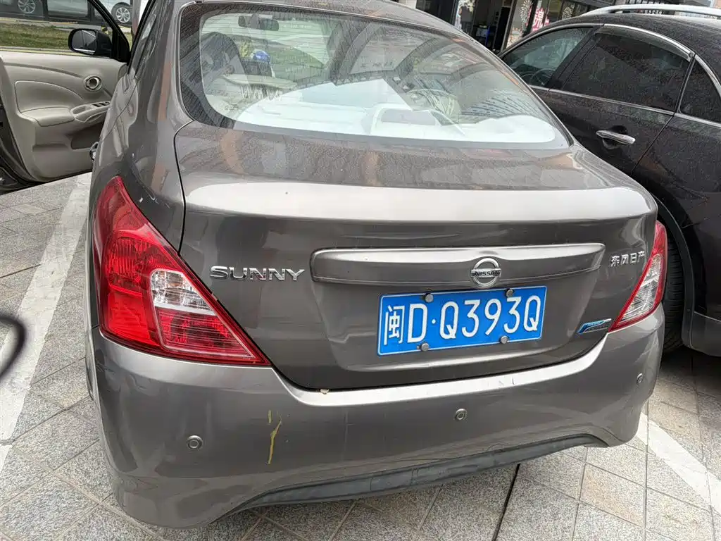 Nissan Sunny 2015 1.5XE CVT Elite Edition 2016 - thumbnail 5