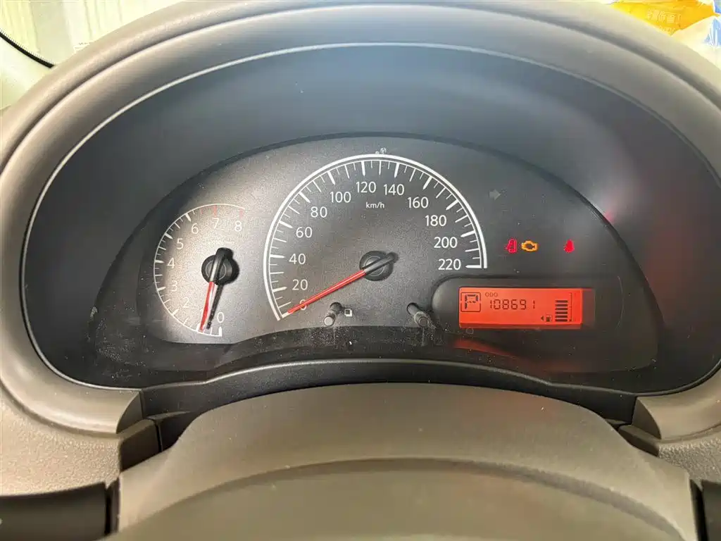 Nissan Sunny 2015 1.5XE CVT Elite Edition 2016 - thumbnail 6