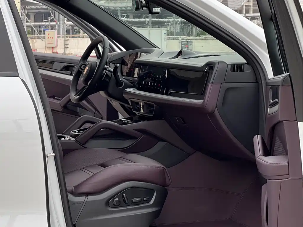 Porsche Porsche Cayenne 2025 Model Year Cayenne 3.0T Dream Chaser Edition 2025 - thumbnail 6