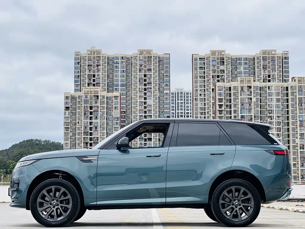 Land Rover Range Rover Sport 2023 400PS Dynamic SE 2024 - thumbnail 11
