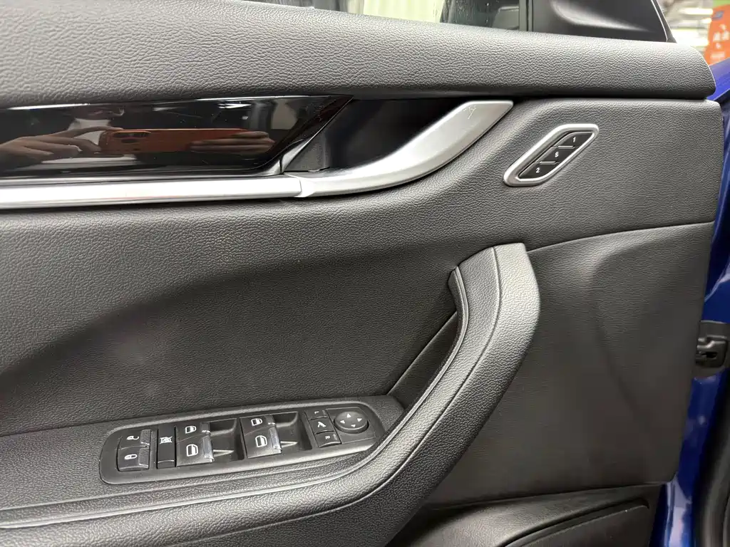 Maserati Maserati Levante 2016 3.0T Standard 2017 - thumbnail 5