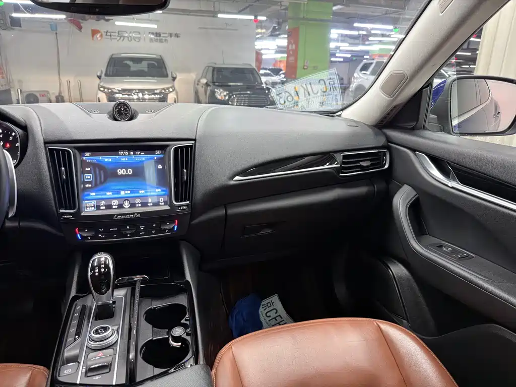 Maserati Maserati Levante 2016 3.0T Standard 2017 - thumbnail 12