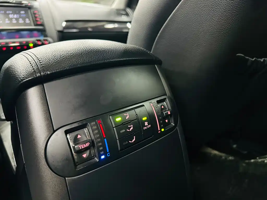 Kia Borrego 2015 3.8L Luxury Edition China V 2015 - thumbnail 8