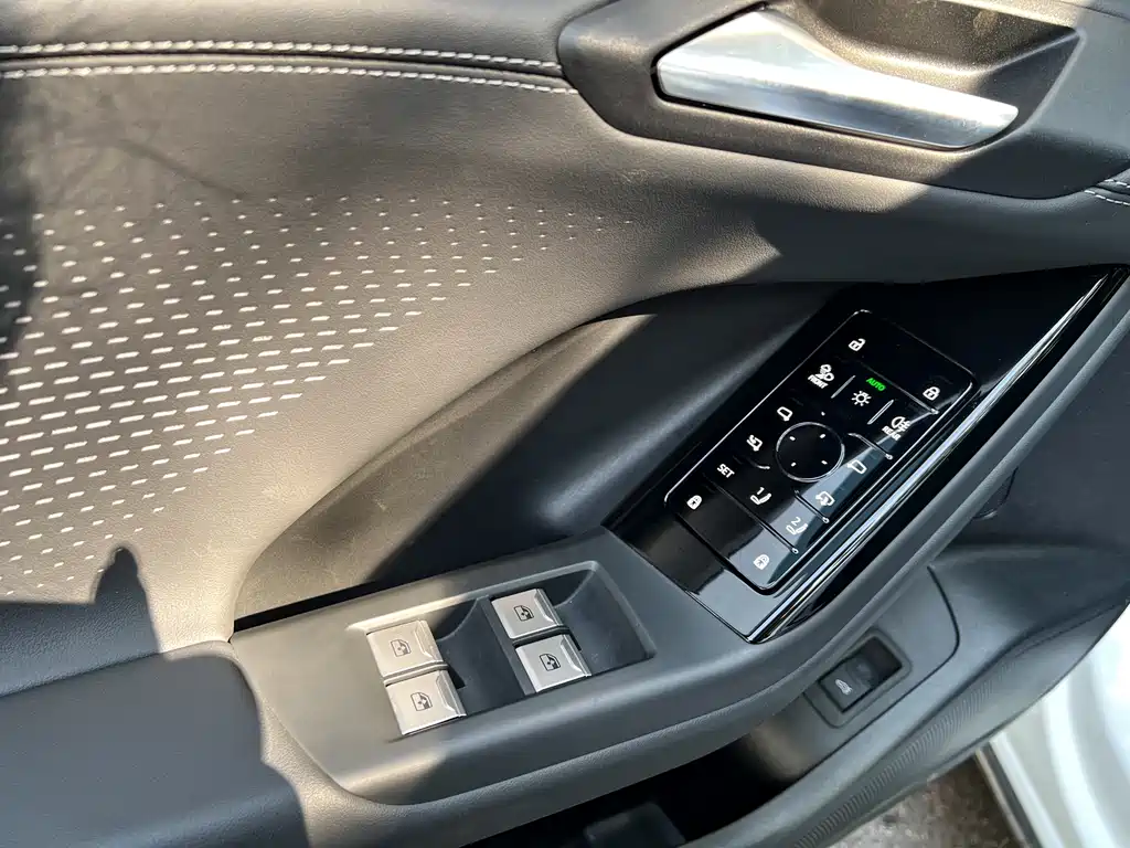 Audi Audi Q6L e-tron 2026 Launch Edition 2025 - thumbnail 14