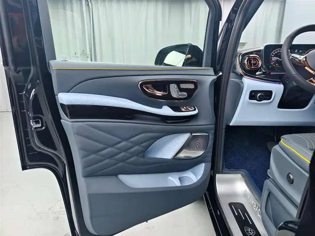 Mercedes-Benz Mercedes-Benz V-Class 2024 V 300 L Long Wheelbase Premium Edition 2026 - thumbnail 11