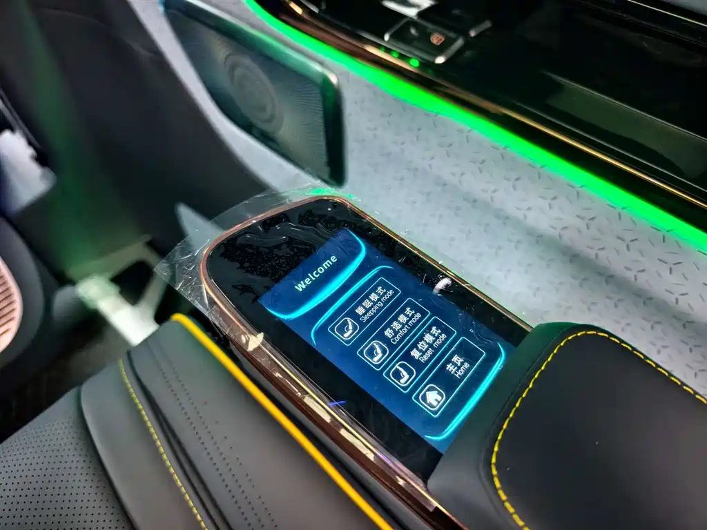 Mercedes-Benz Mercedes-Benz V-Class 2024 V 300 L Long Wheelbase Premium Edition 2026 - thumbnail 18