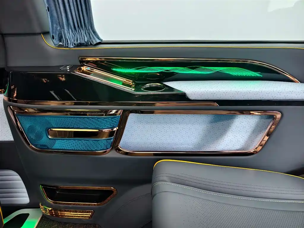 Mercedes-Benz Mercedes-Benz V-Class 2024 V 300 L Long Wheelbase Premium Edition 2026 - thumbnail 24