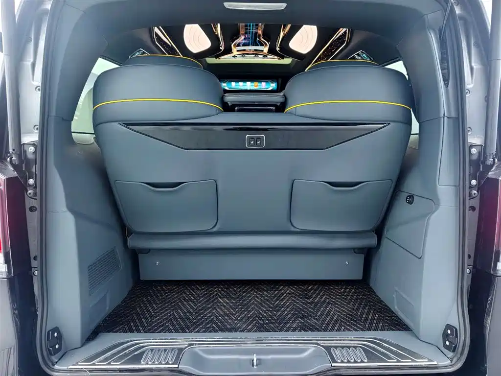 Mercedes-Benz Mercedes-Benz V-Class 2024 V 300 L Long Wheelbase Premium Edition 2026 - thumbnail 28