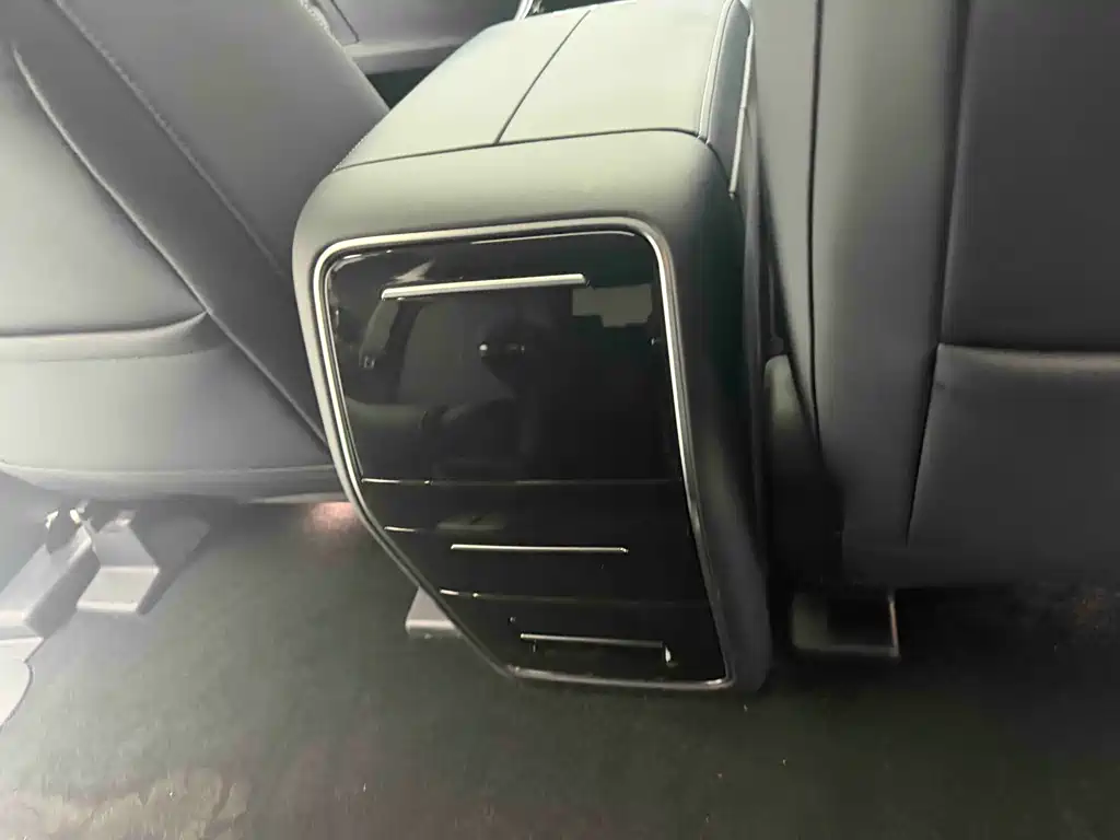 GAC Trumpchi GAC Trumpchi M8 2024 Edition Leader Series 390T Luxury Version 2025 - thumbnail 3