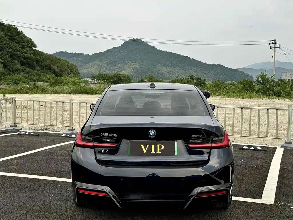 BMW BMW i3 2024 eDrive 35 L 2024 - thumbnail 11