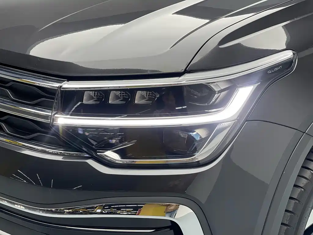 Volkswagen Tharu 2024 300TSI Front-Wheel Drive Full Moon Edition 2024 - thumbnail 2