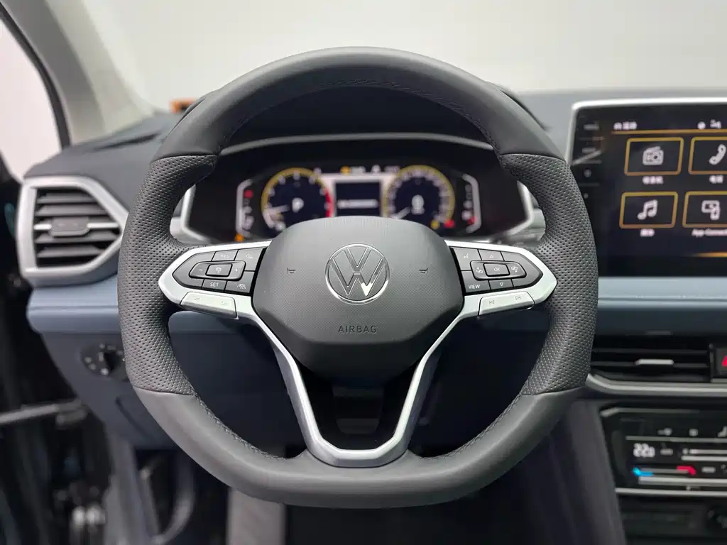 Volkswagen Tharu 2024 300TSI Front-Wheel Drive Full Moon Edition 2024 - thumbnail 6