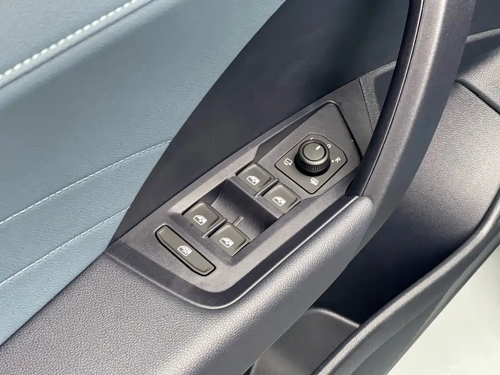 Volkswagen Tharu 2024 300TSI Front-Wheel Drive Full Moon Edition 2024 - thumbnail 19