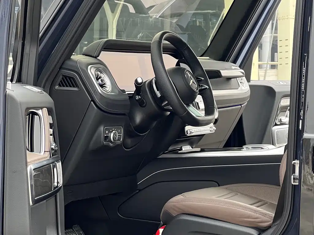 Mercedes-Benz Mercedes-Benz G-Class 2025 G 450 d 2025 - thumbnail 4