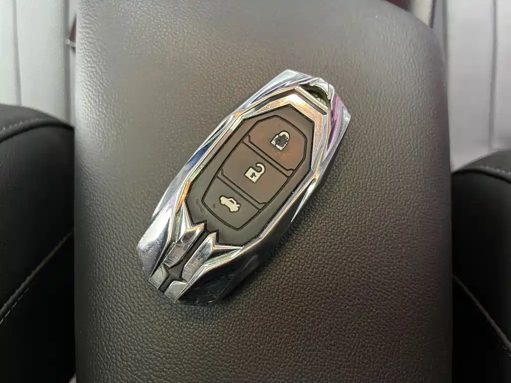 Hyundai Elantra 2021 1.5L CVT LUX Premium Edition 2021 - thumbnail 2