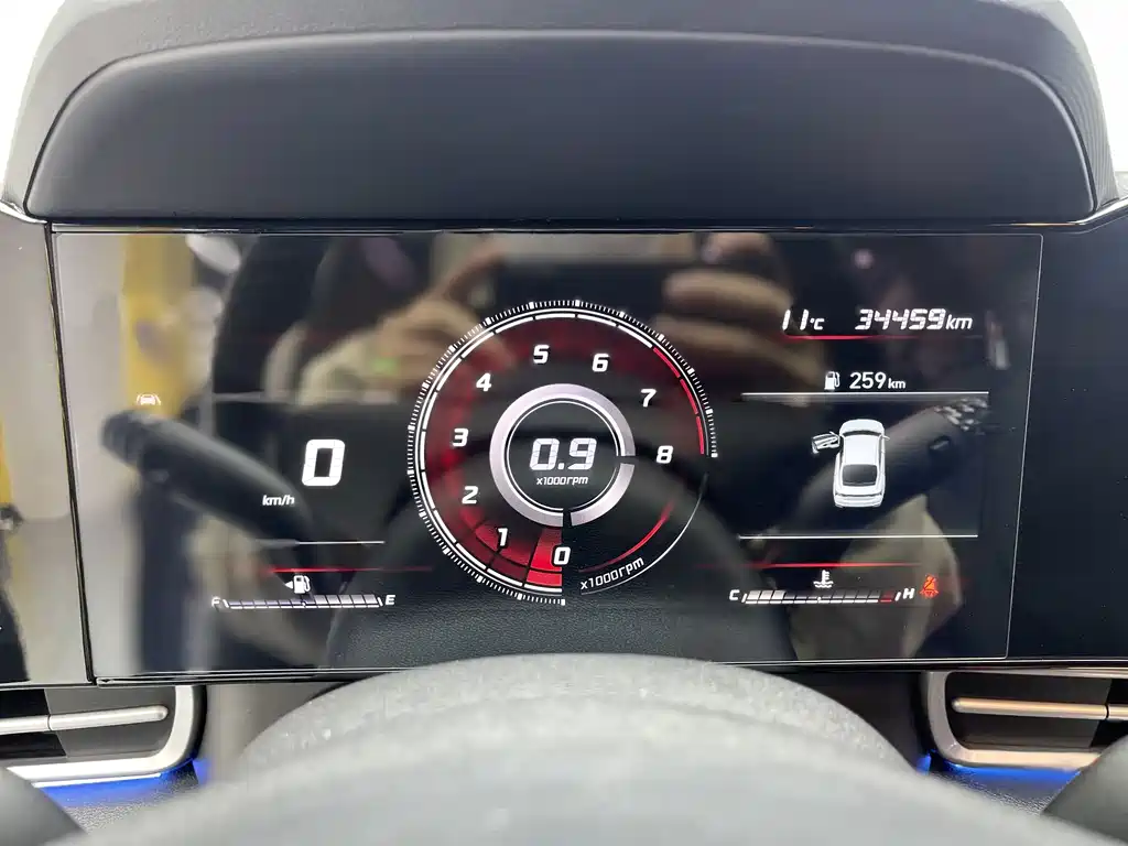 Hyundai Elantra 2021 1.5L CVT LUX Premium Edition 2021 - thumbnail 3