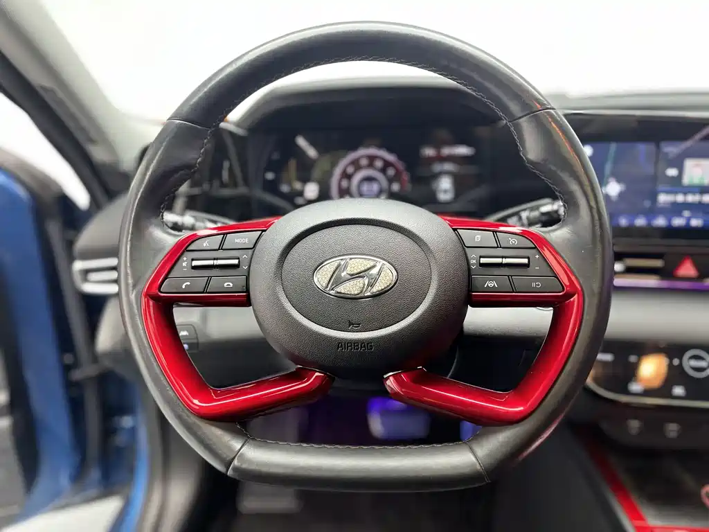 Hyundai Elantra 2021 1.5L CVT LUX Premium Edition 2021 - thumbnail 4