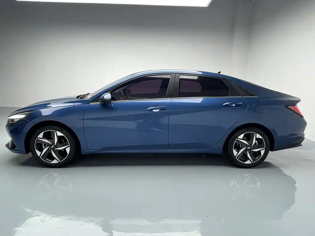 Hyundai Elantra 2021 1.5L CVT LUX Premium Edition 2021 - thumbnail 5