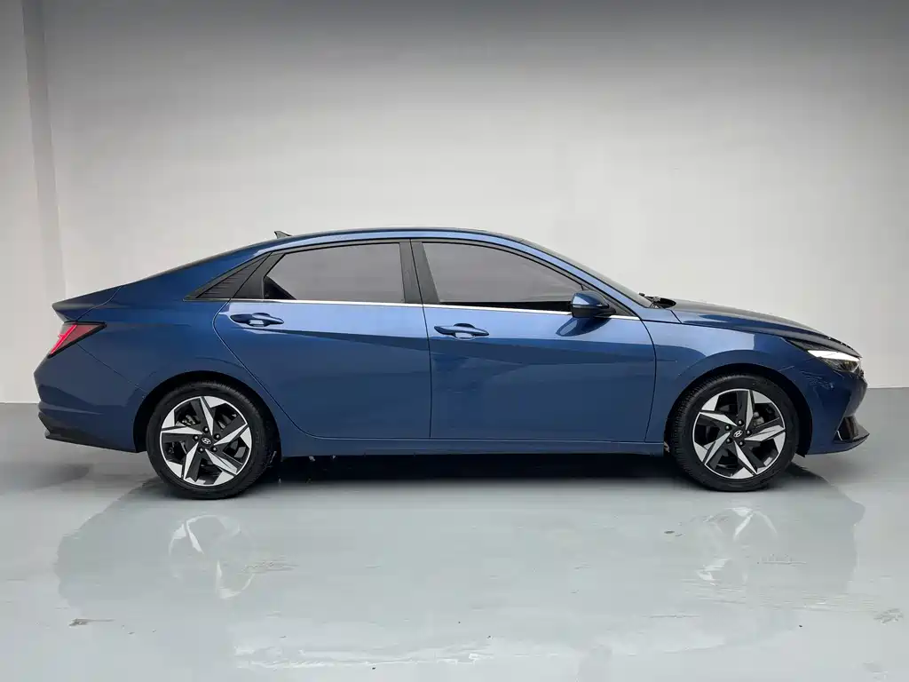 Hyundai Elantra 2021 1.5L CVT LUX Premium Edition 2021 - thumbnail 6