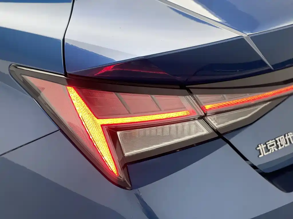 Hyundai Elantra 2021 1.5L CVT LUX Premium Edition 2021 - thumbnail 7