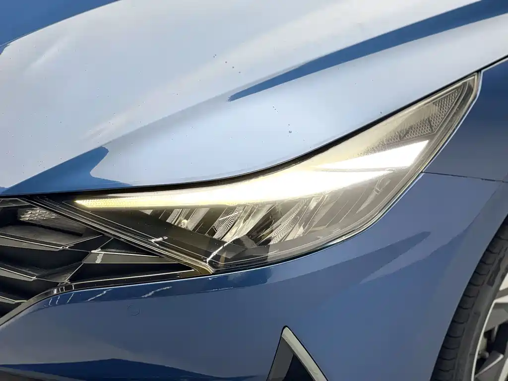 Hyundai Elantra 2021 1.5L CVT LUX Premium Edition 2021 - thumbnail 8