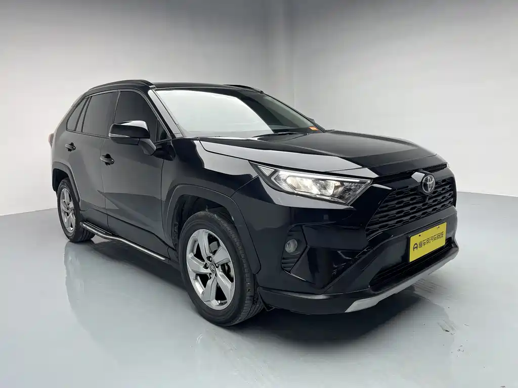 Toyota RAV4 2021 2.0L CVT 2WD Fashion Edition 2022 - thumbnail 3
