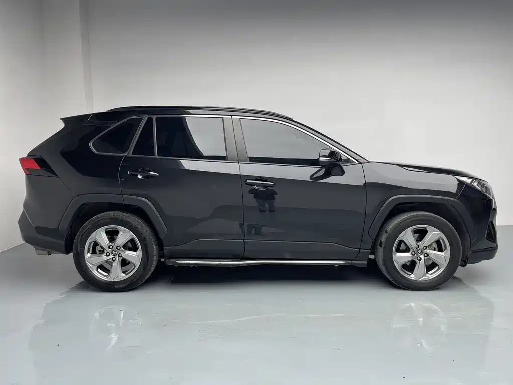 Toyota RAV4 2021 2.0L CVT 2WD Fashion Edition 2022 - thumbnail 6