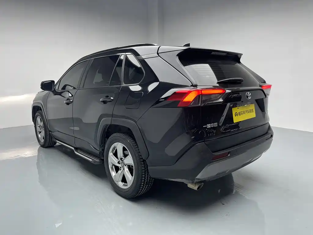 Toyota RAV4 2021 2.0L CVT 2WD Fashion Edition 2022 - thumbnail 18