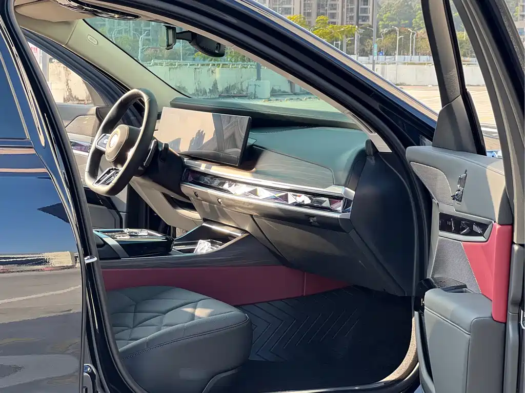 BMW BMW 7 Series 2023 735Li M Sport Package 2024 - thumbnail 6