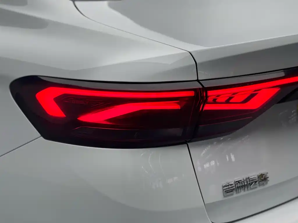 Geely Auto Geely Emgrand 2022 Model Year 4th Generation 1.5L CVT Premium Version 2022 - thumbnail 23