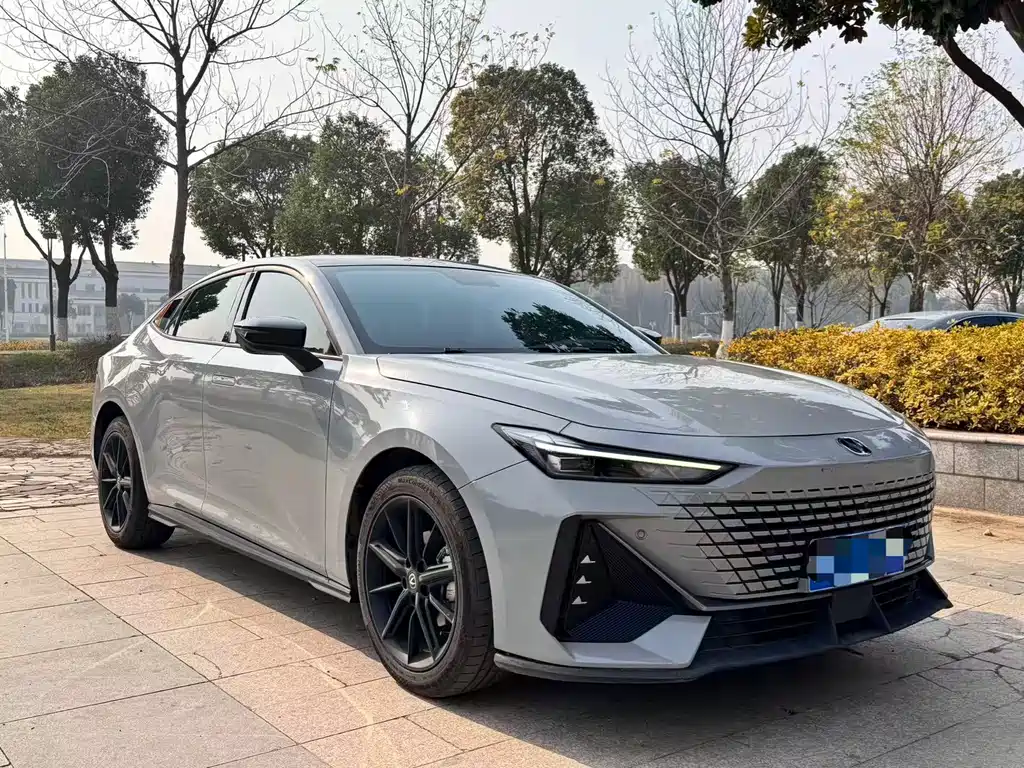 Changan Changan UNI-V 2022 1.5T Excellence Edition 2022 - thumbnail 3