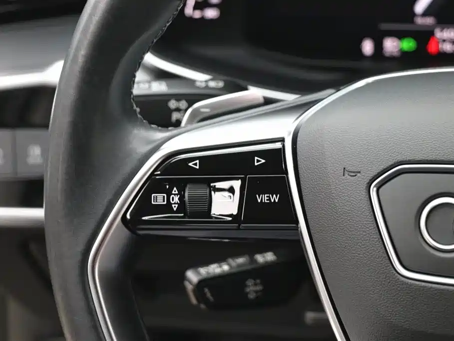 Audi Audi A7L 2022 45 TFSI S-line Dream Edition Flow Crystal Package 2023 - thumbnail 13