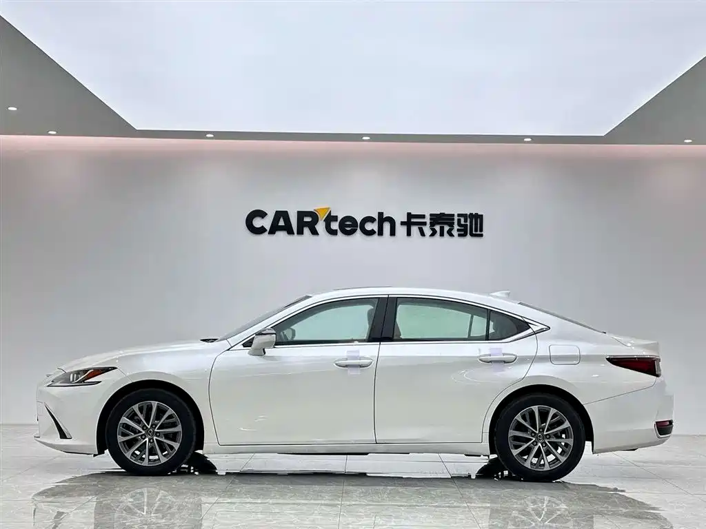 Lexus Lexus ES 2022 200 Excellence Edition 2023 - thumbnail 2