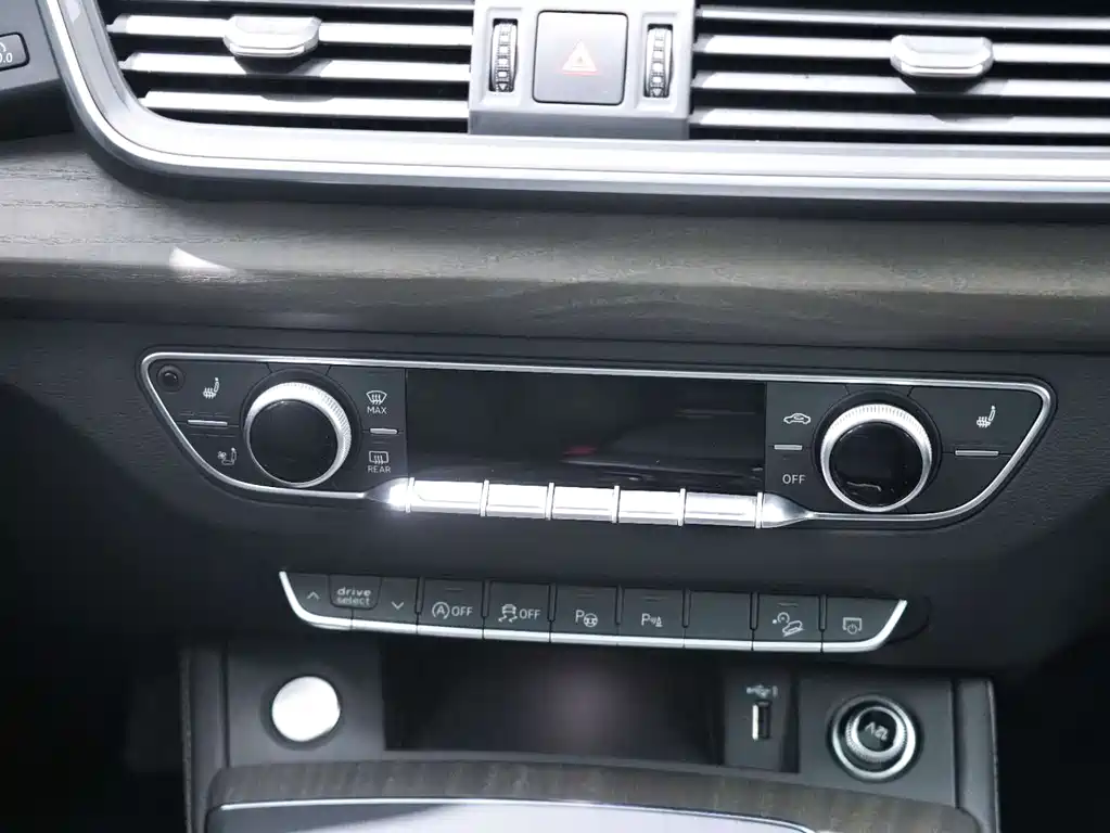 Audi Audi Q5L 2022 Facelift 40T Luxury Elegant Model 2023 - thumbnail 21