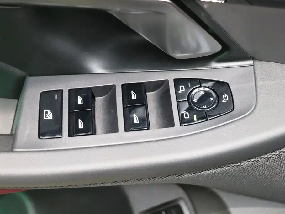BMW BMW 5 Series 2025 530Li Leading Model M Sport Package 2025 - thumbnail 11