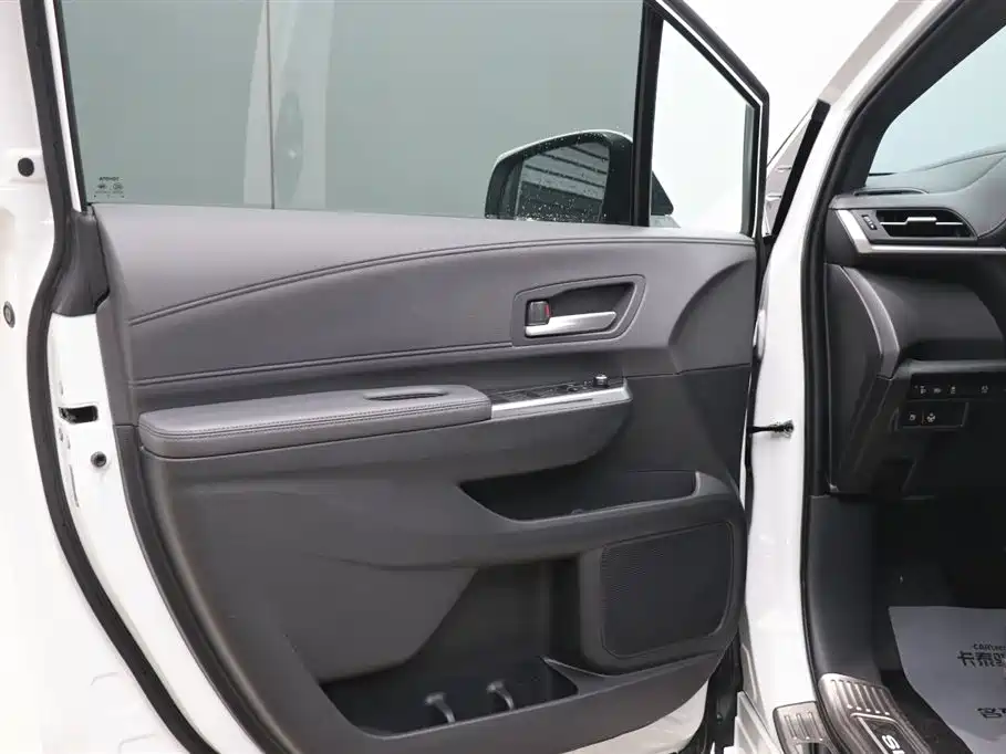 Toyota Toyota Sienna 2024 2.5L Hybrid AWD Limited Premium Edition 2025 - thumbnail 10