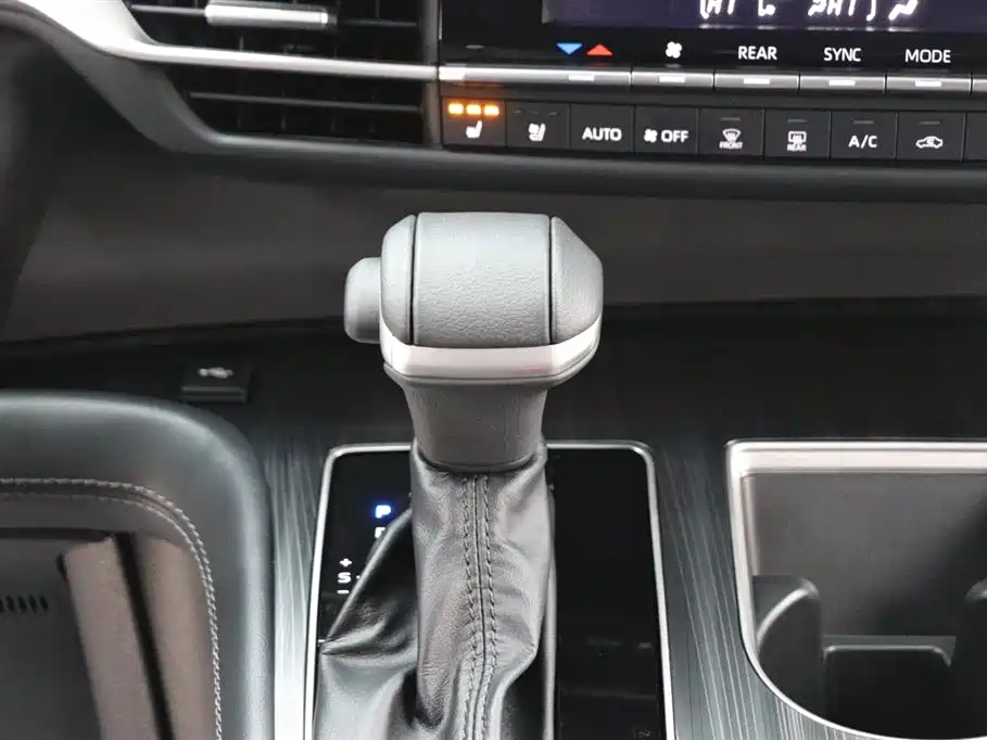 Toyota Toyota Sienna 2024 2.5L Hybrid AWD Limited Premium Edition 2025 - thumbnail 12