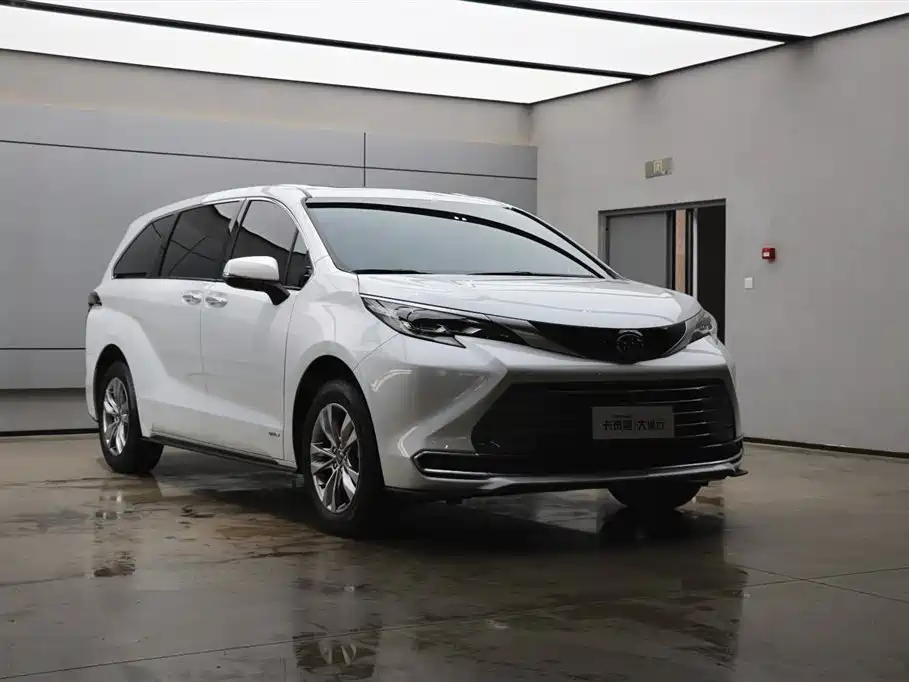 Toyota Toyota Sienna 2024 2.5L Hybrid AWD Limited Premium Edition 2025 - thumbnail 25
