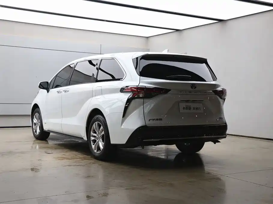 Toyota Toyota Sienna 2024 2.5L Hybrid AWD Limited Premium Edition 2025 - thumbnail 29