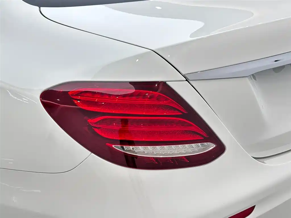 Mercedes-Benz Mercedes-Benz E-Class 2020 Model Year Facelift E 300 L Sport Exclusive Edition 2020 - thumbnail 21